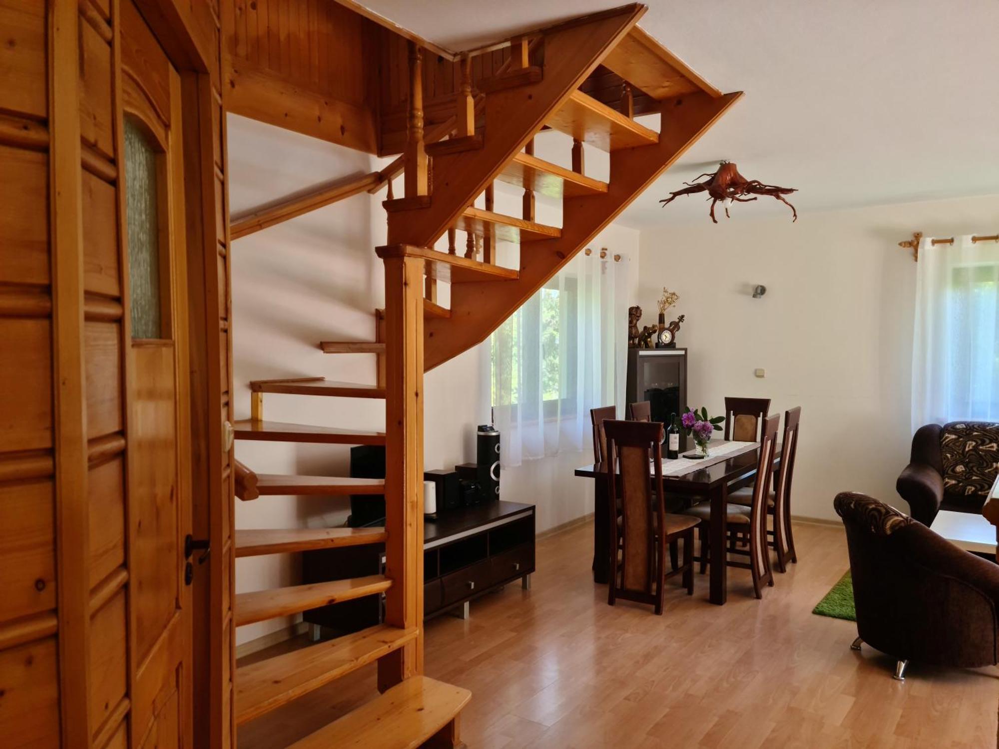 Forest House Lodge *